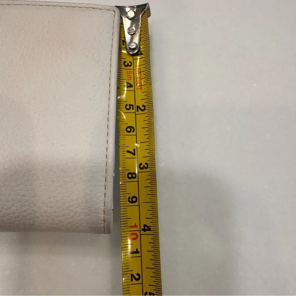 ANTONIO MILANI Women’s White leather long bifold snap close wallet